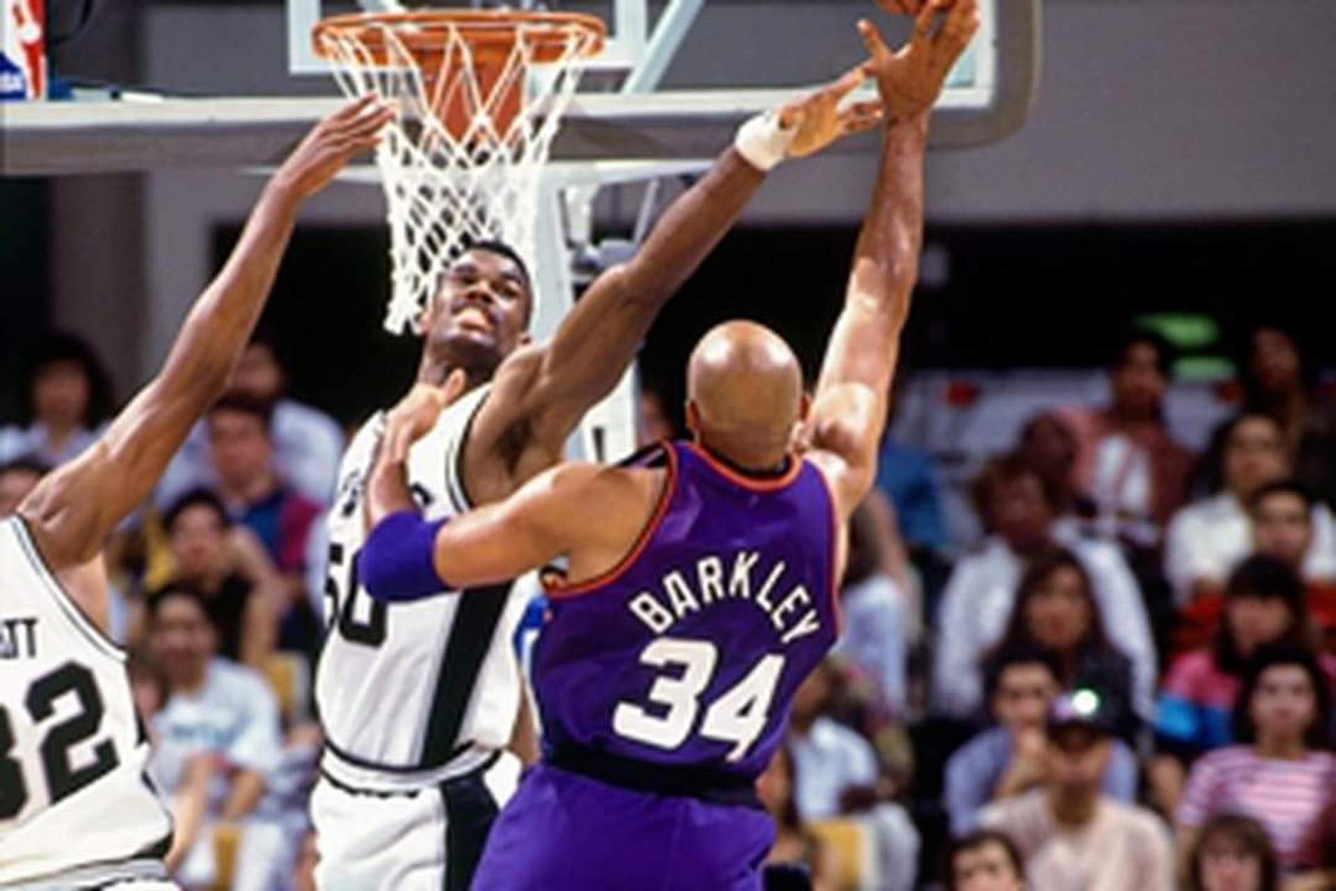 巴克利  查尔斯·巴克利或"查克"是太阳球迷的偶像.