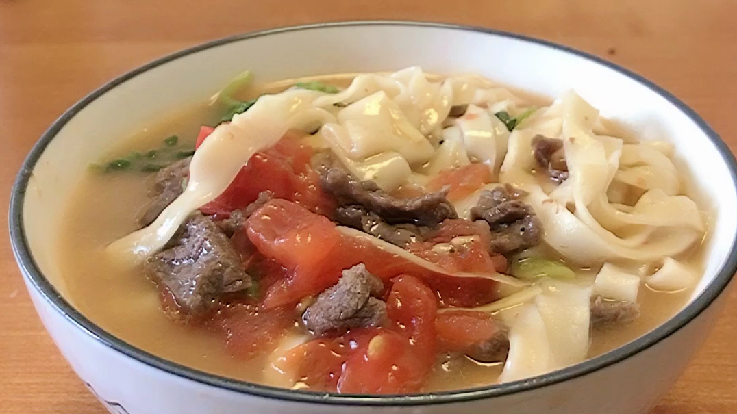 教你做番茄牛肉面,肉质鲜嫩,汤汁酸爽,面条筋道