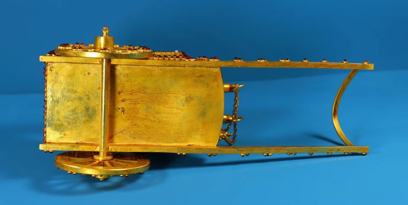 鎏金红宝石马车