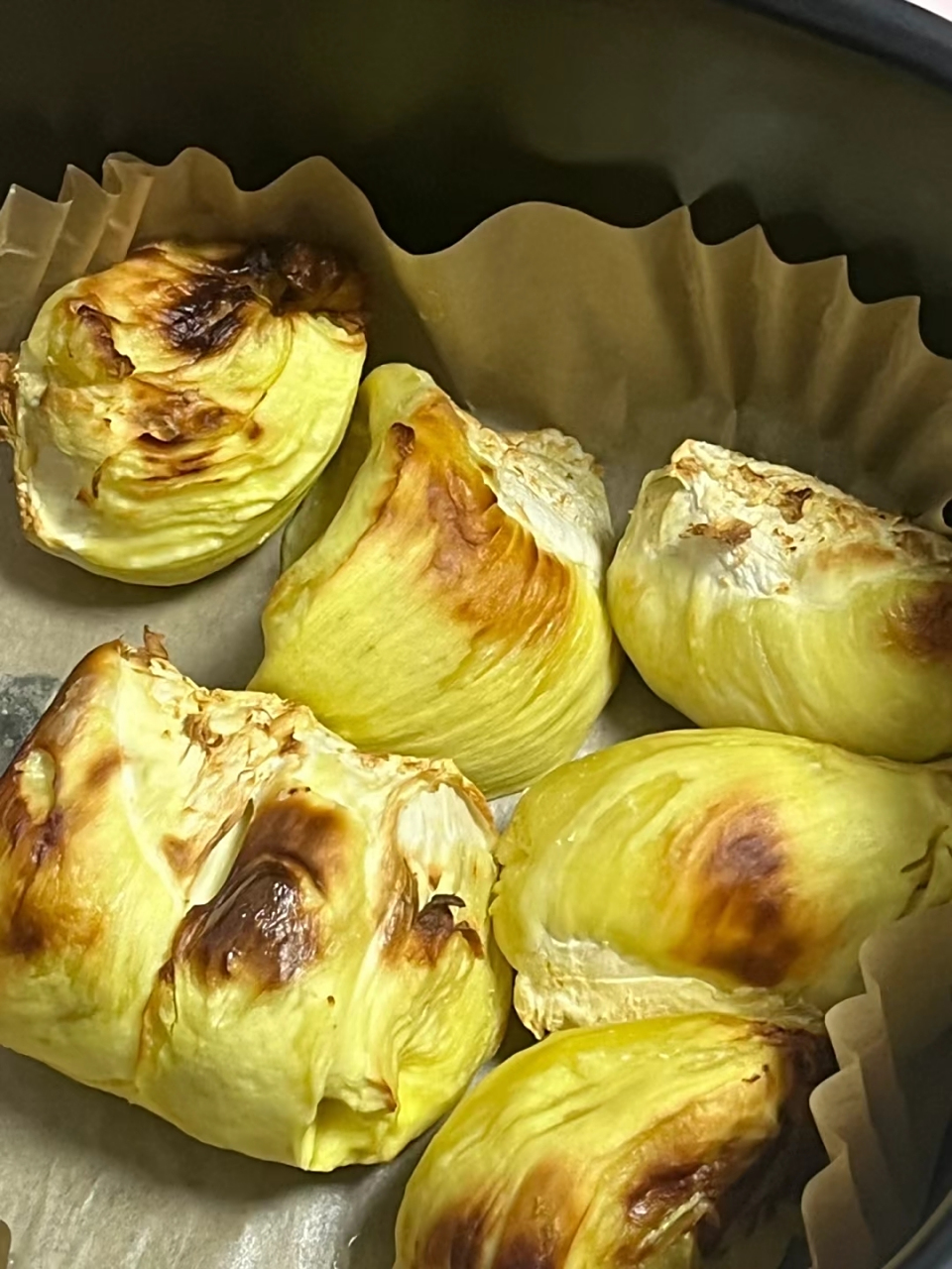 有没有试过干包榴莲,放入空气炸锅烤出焦皮状,味道会变的更甜更浓郁!