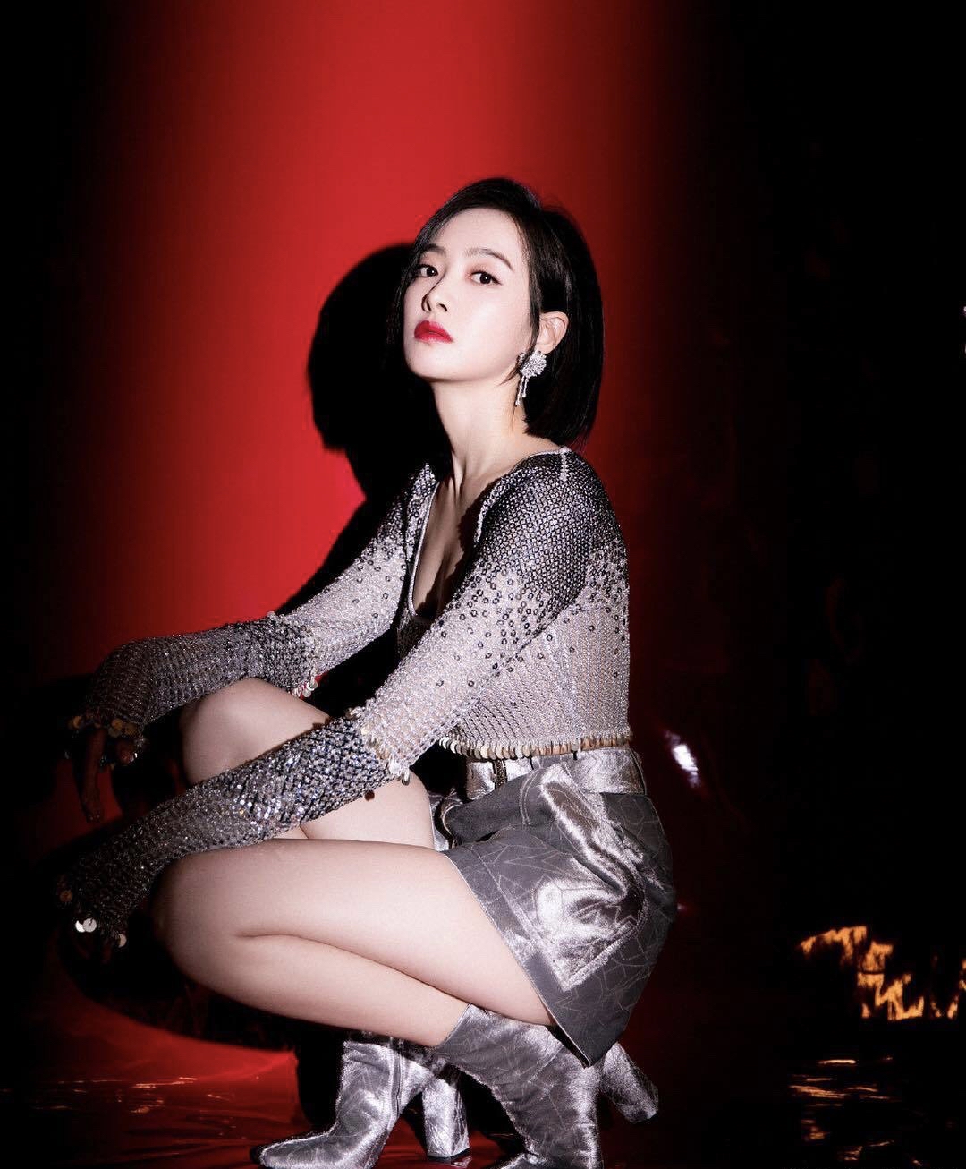 宋茜美丽的大长腿十分迷人