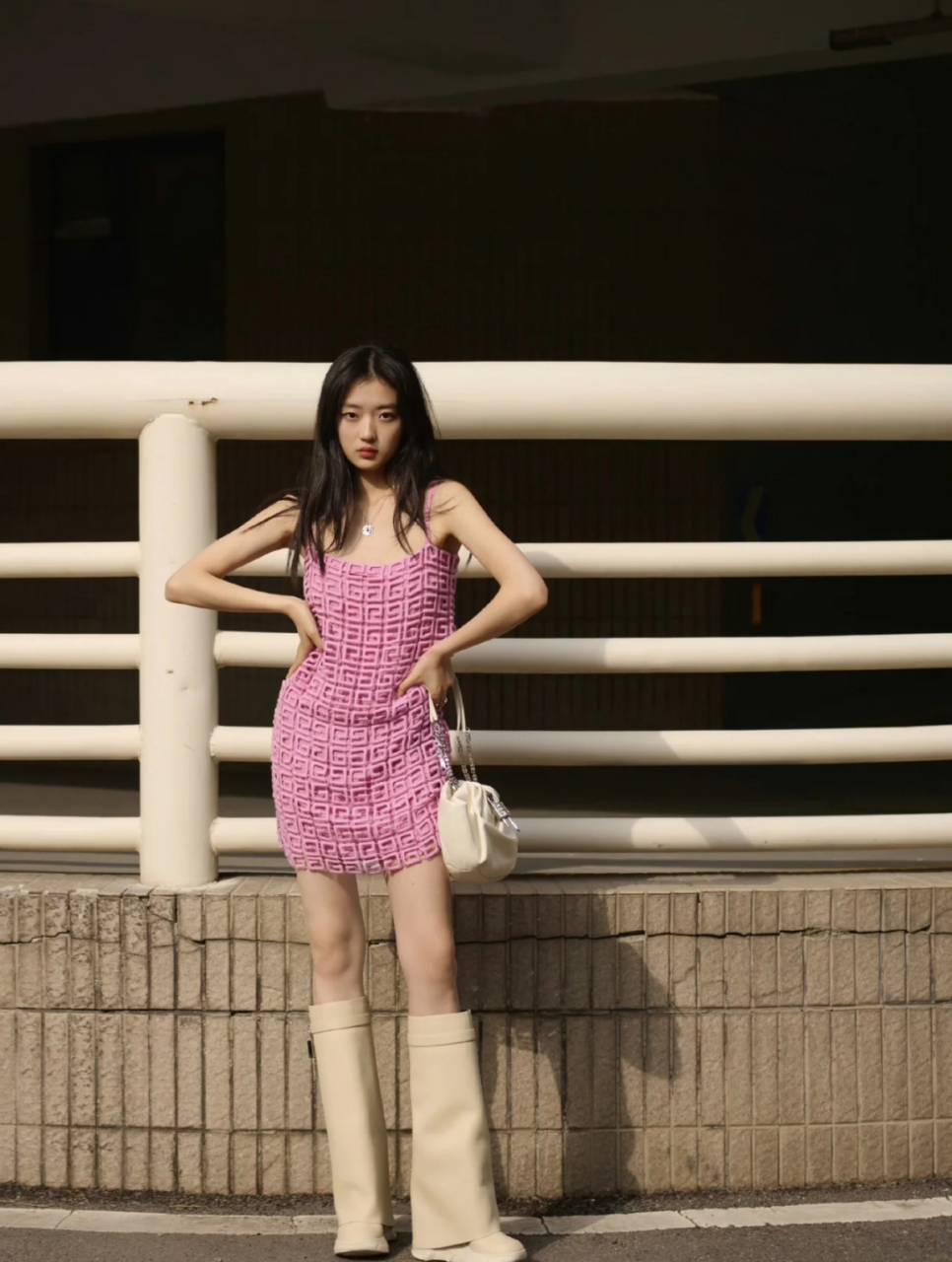 孙千姐姐的腿,塞纳河畔的春水,又长又直又白好漂亮呀,斯哈,斯哈!