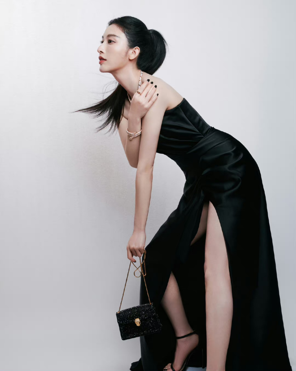 张俪美照,身材真的是太性感迷人了!#养眼美女