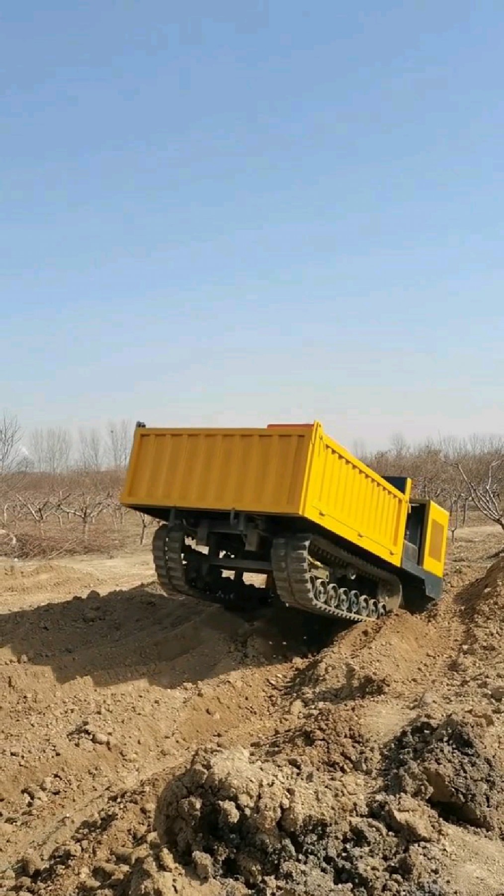 乘坐式履带运输车山地装卸爬山虎