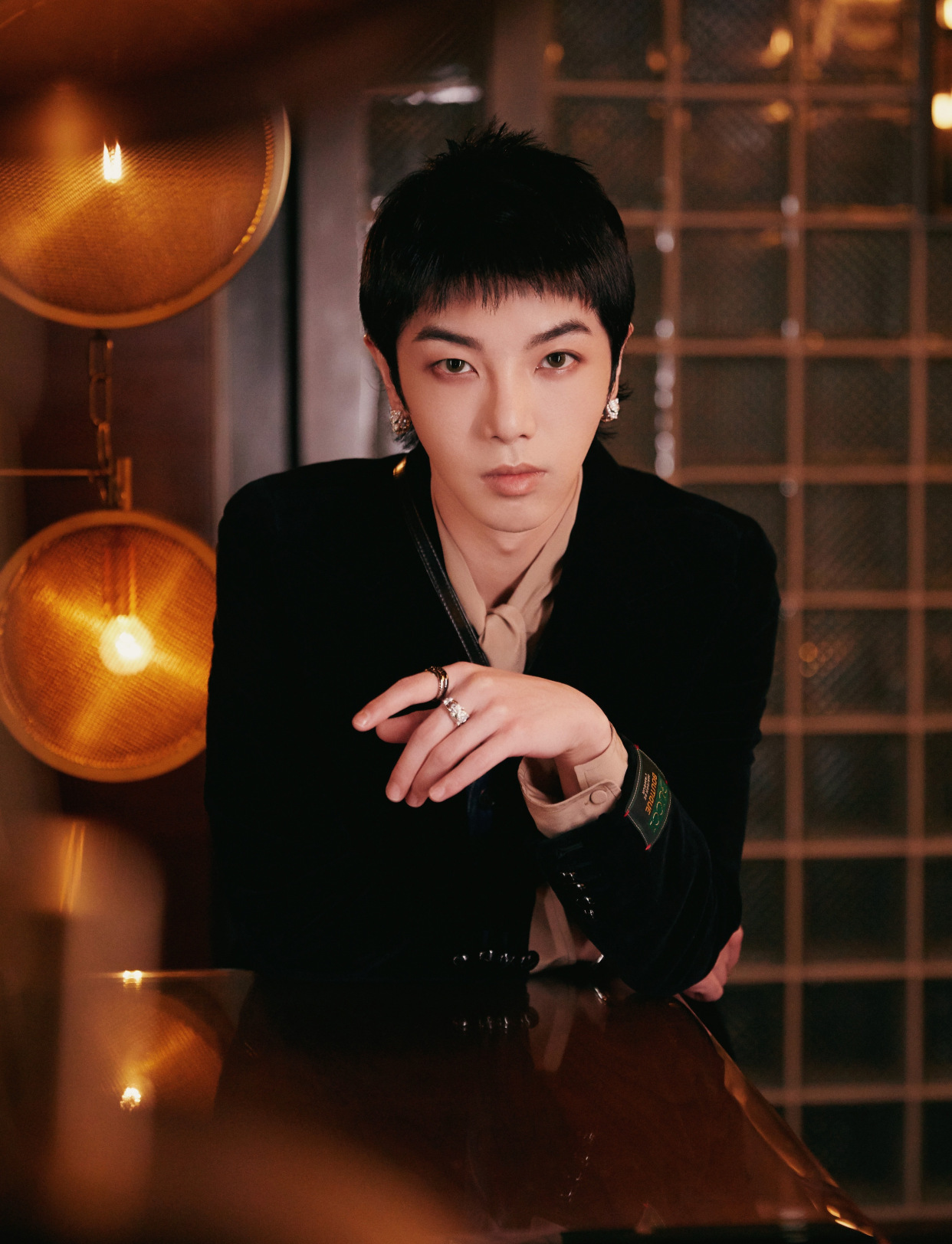 华晨宇出席活动造型,gucci套装文艺且复古