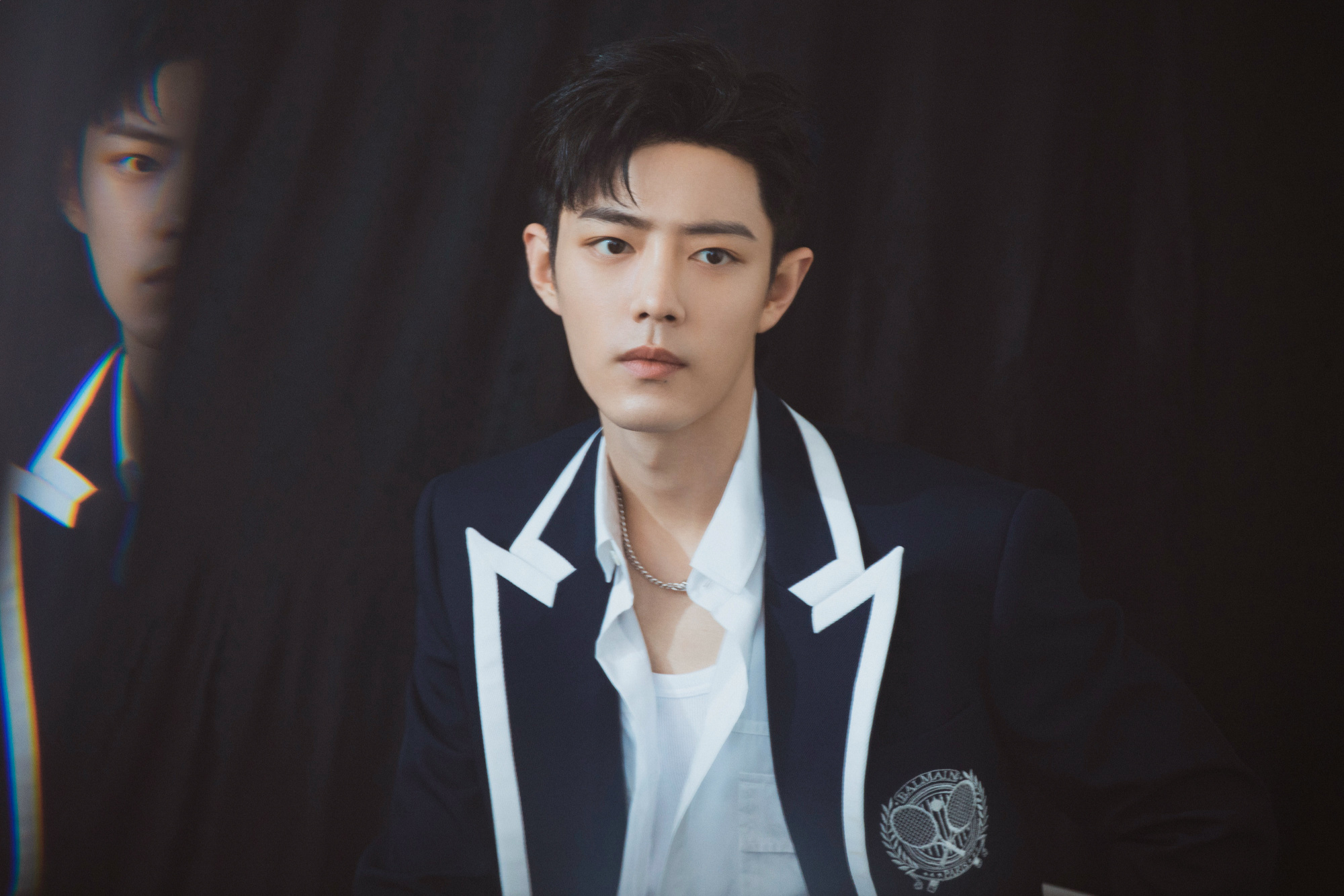 肖战新代言预热,粉丝态度不一,唯一共同期待是一年两次晚会