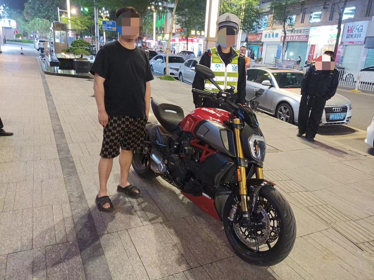 "炸街,飙车"危险 违法!东莞查处8辆涉嫌非法改装摩托车