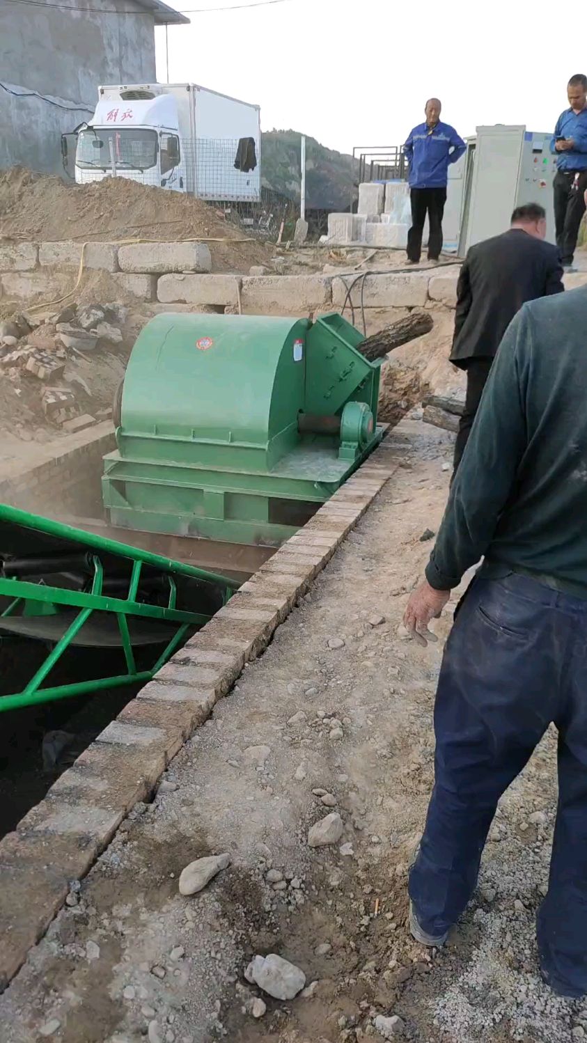 大型菇木粉碎机木头粉碎机树枝树干木材粉碎机香菇料木屑机