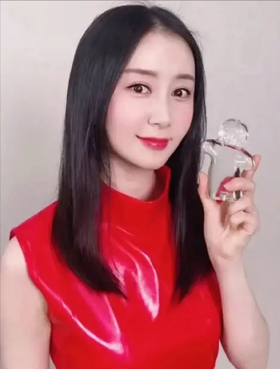 舒畅带表妹宋祖儿进圈,不料对方红了就撇清关系  大家都知道舒畅一共