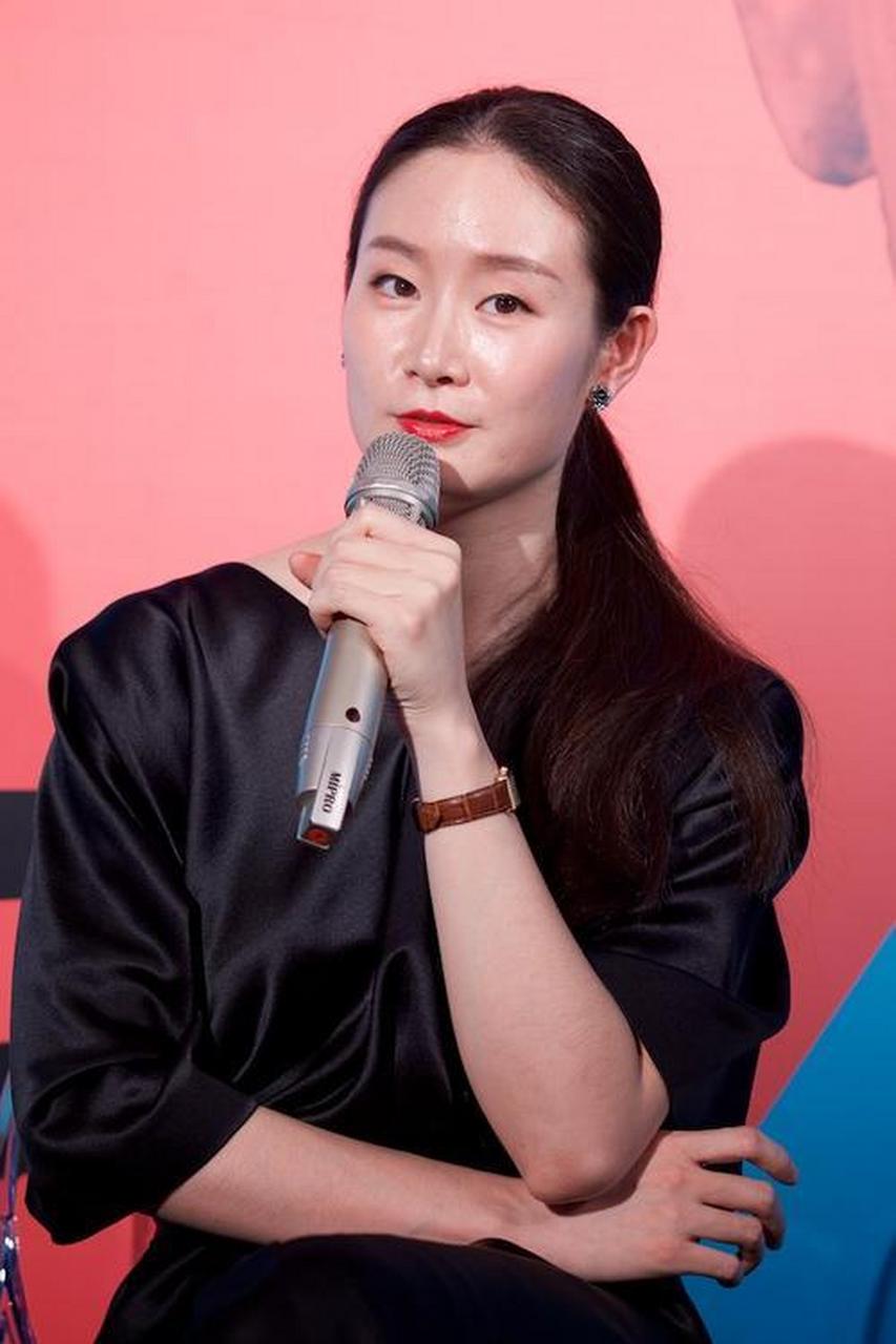 电视剧《乡村爱情》王小蒙饰演者王亚彬,是一个成功的舞者.