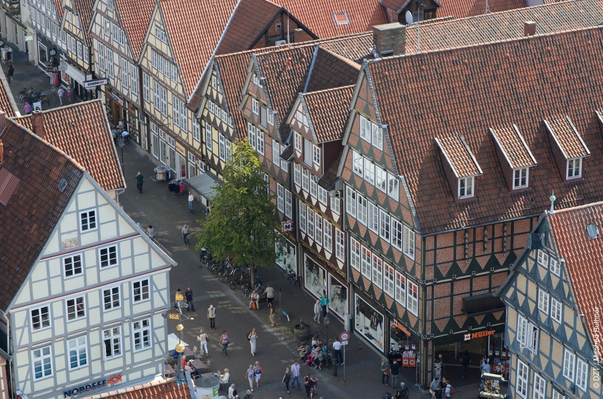 海外文旅#  德国必去系列,桁架建筑小镇策勒(celle)[哟] 拥有贯穿几