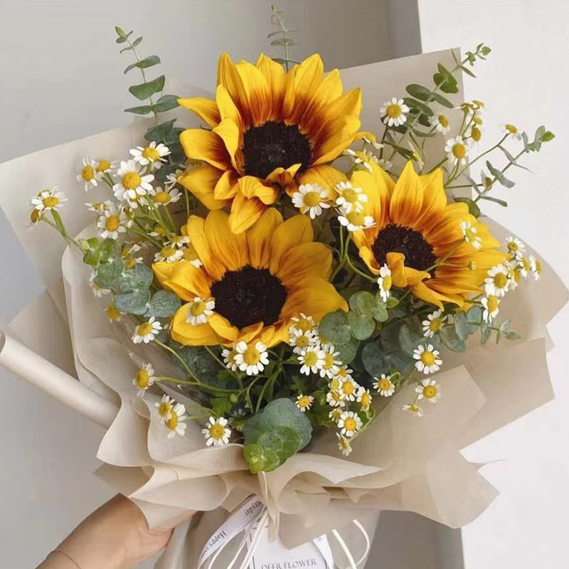 短篇老男人谈恋爱《雅俗共赏》,知进退痴情商人×清冷戏曲老师