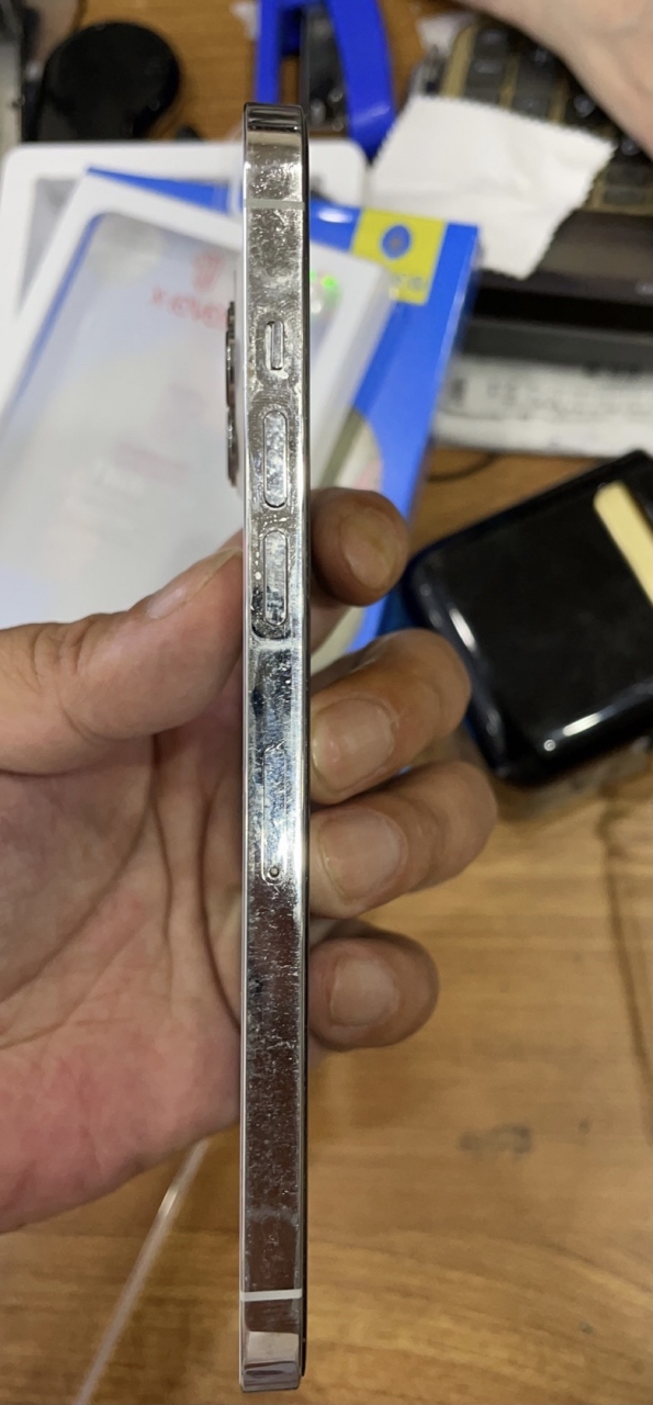 浑身起一身鸡皮疙瘩(浑身起一身鸡皮疙瘩很痒)