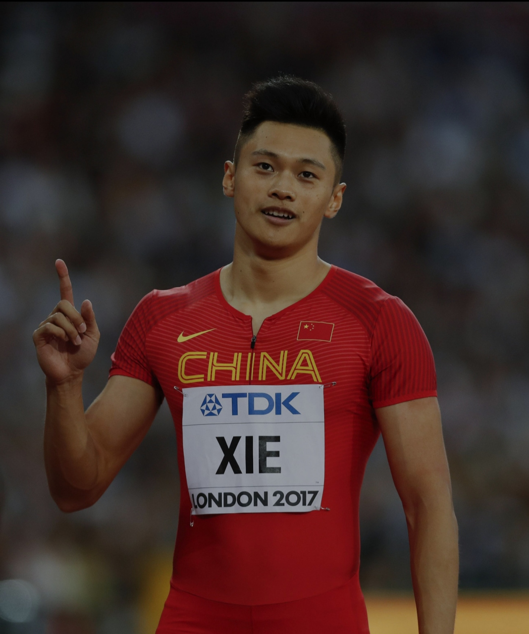 北京时间6月2日,2023年全国田径大奖赛,谢震业在大雨中以10秒05平个人