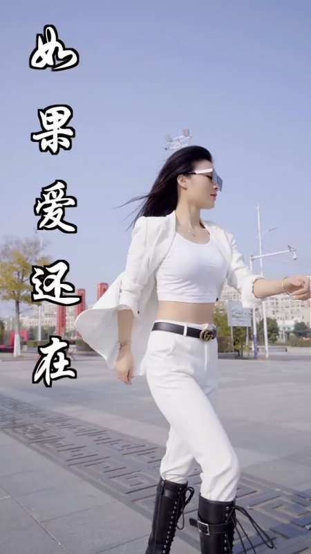 美女深情演唱歌曲《如果爱还在》,人美歌甜超好听-度小视