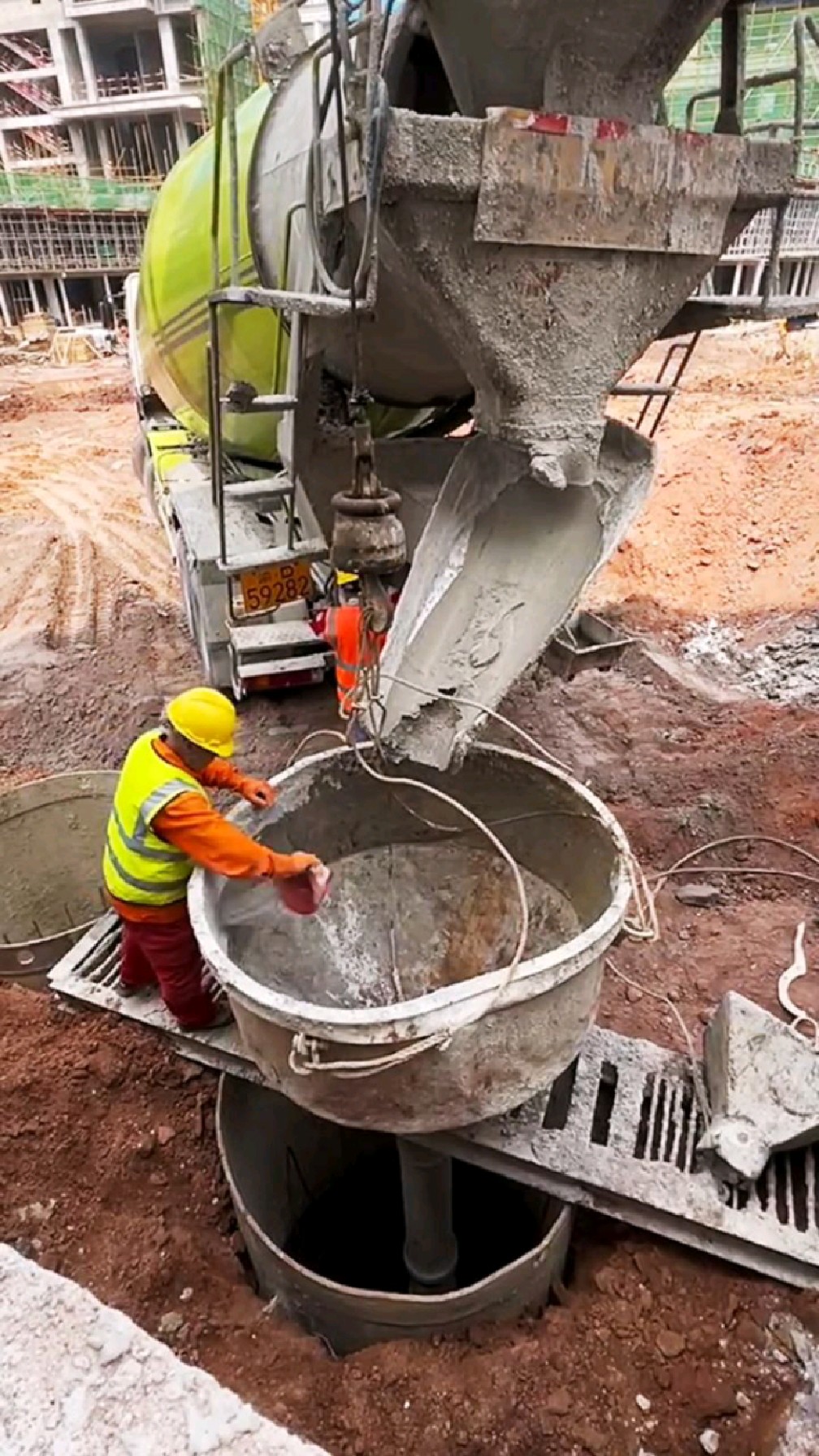 准备开始浇混凝土