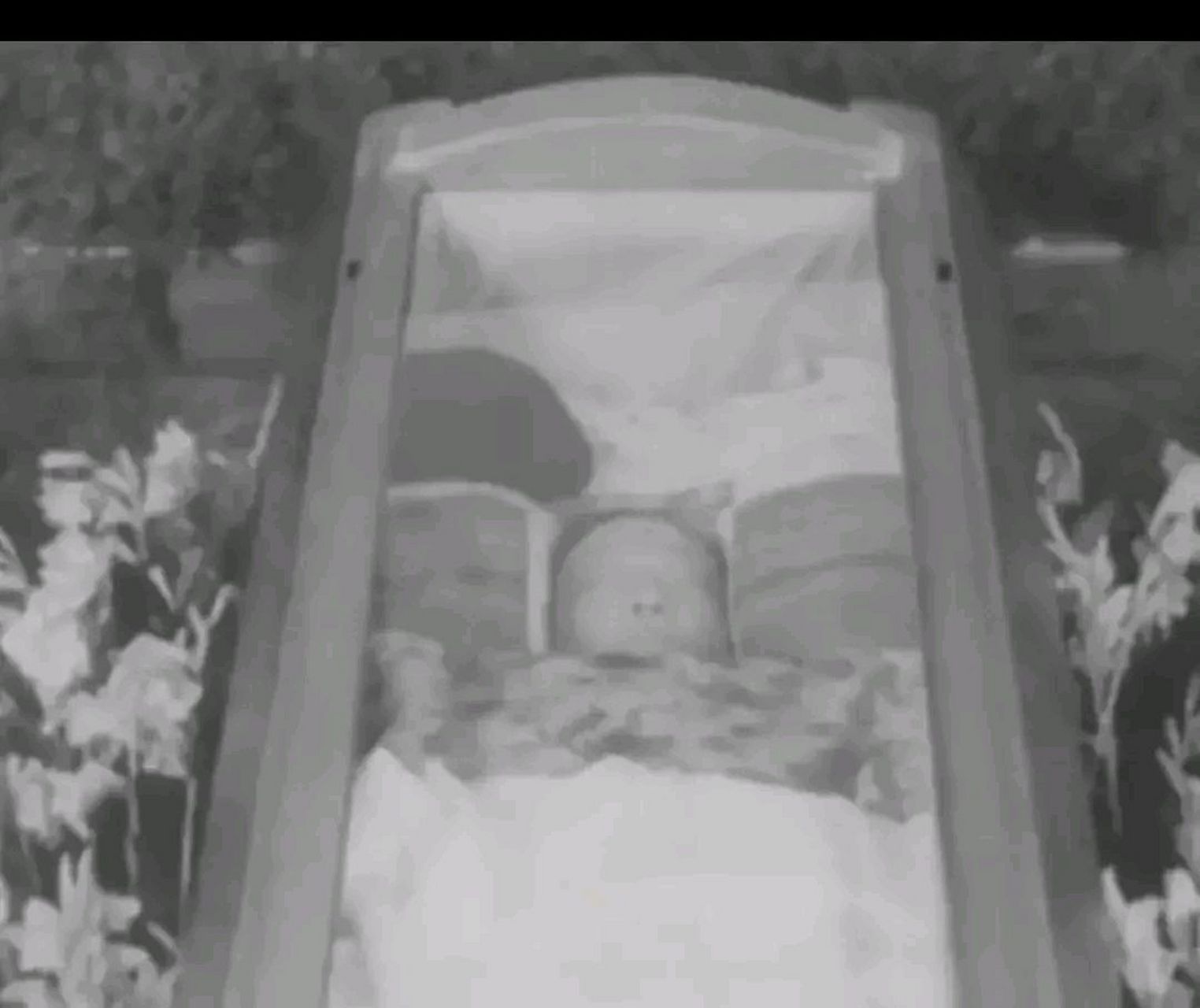 这张照片拍摄于1961年,梅兰芳去世后留下最后一张遗容照,镜头中梅兰芳