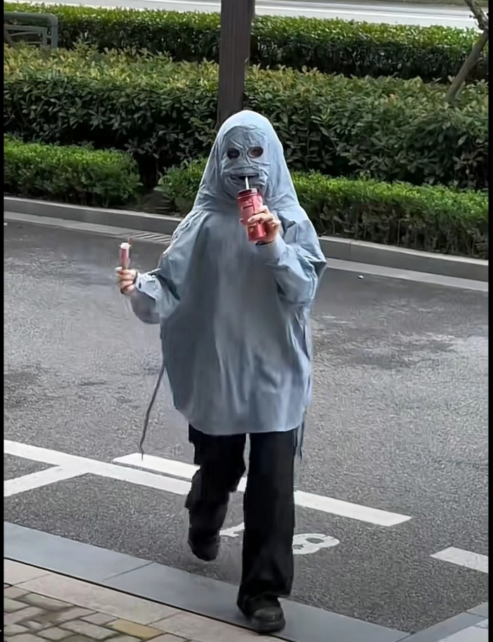 老公买的情侣防晒衣,这也太搞笑了吧!