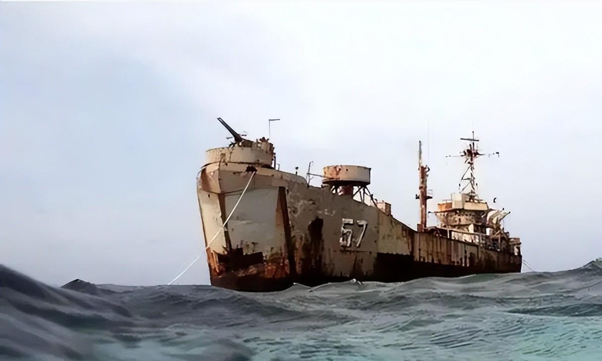 中菲南海激战:中国水警水炮震撼,菲船险沉!