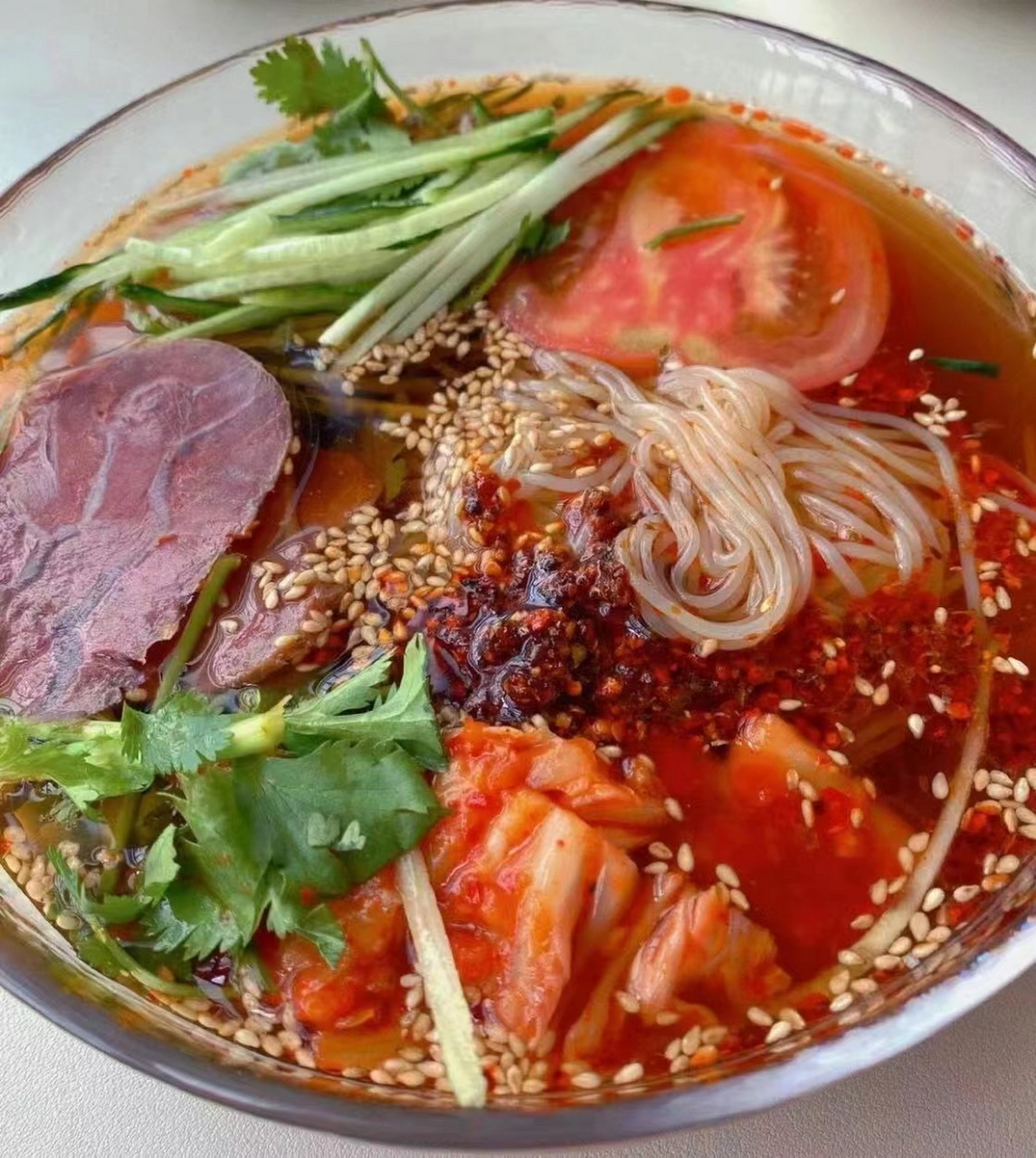 清凉爽口的朝鲜冷面哦…… 最近吃太多了,来一碗酸甜可口的面食也是不