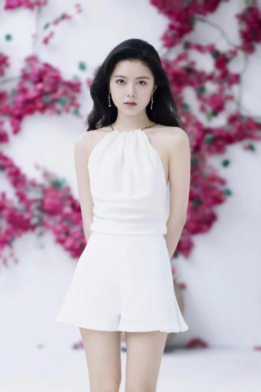 赵今麦,肤白如脂,唯美如画,一个灵动的女孩!