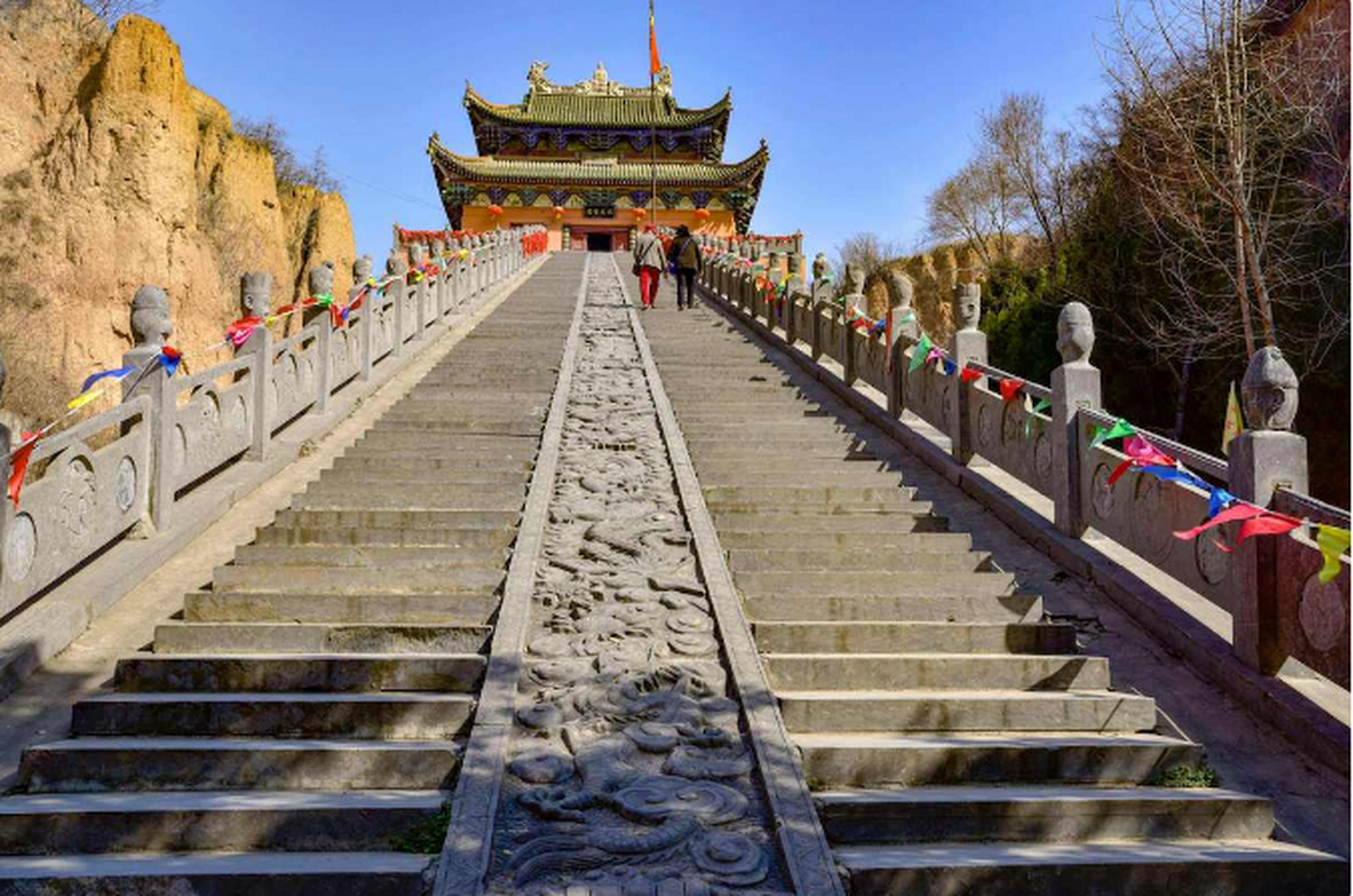 金龙寺位于河南省洛阳市孟津县平乐镇金村,是一座历史悠久的寺庙.