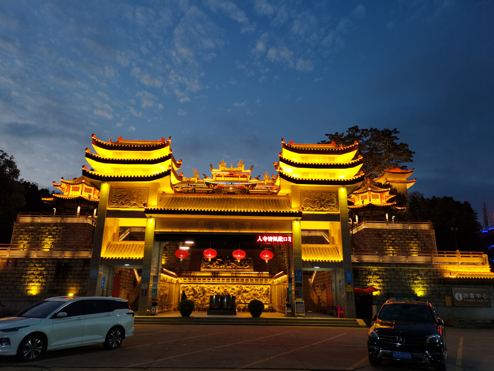 凤山寺在南安市诗山镇的西北角,地处边缘,不如市区的寺庙交通方便,也