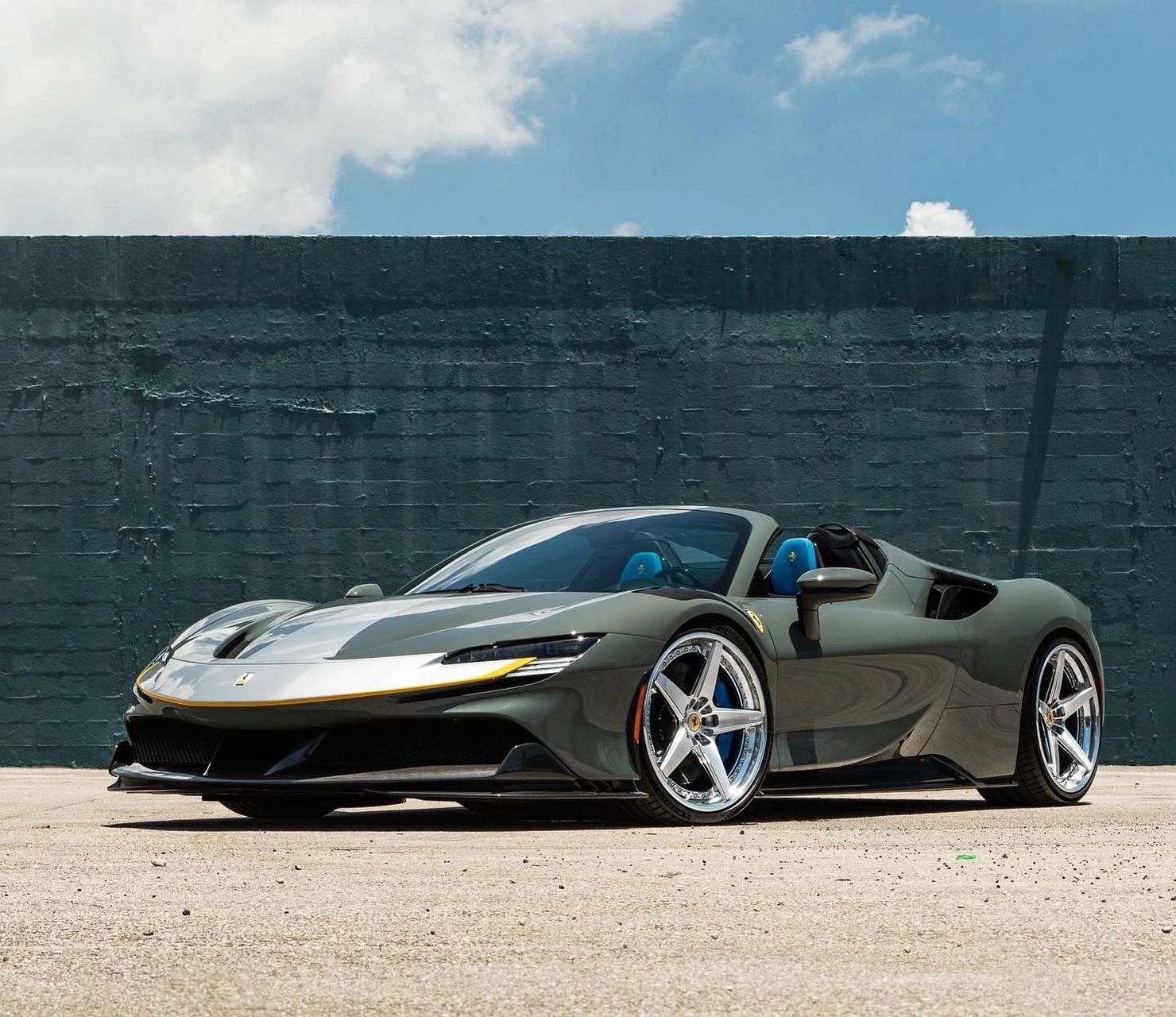 法拉利sf90 spider