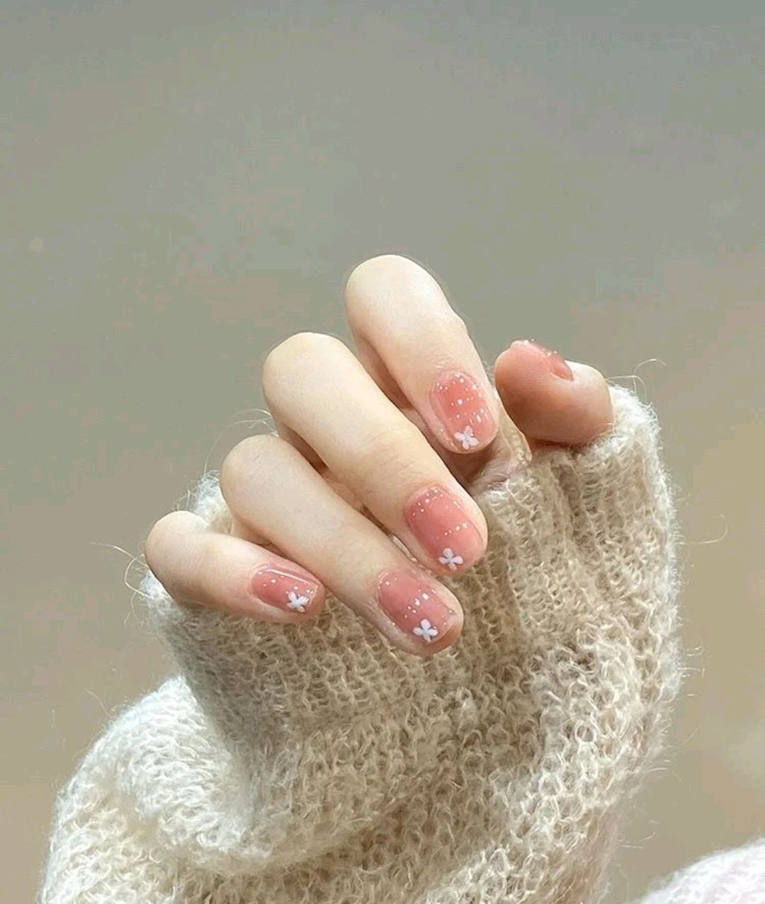 樱花慕斯粉 冰透温柔美甲
