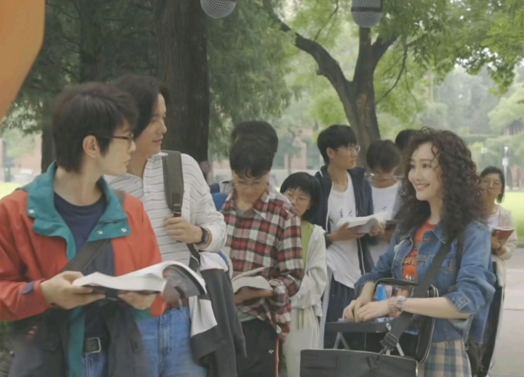 黄晓明王鸥新剧复古风造型