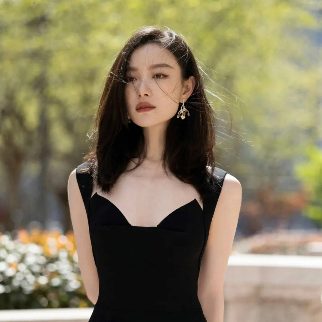 倪妮凭借《消失的她》,不仅再次稳固了在电影圈的地位,片酬也有提升.