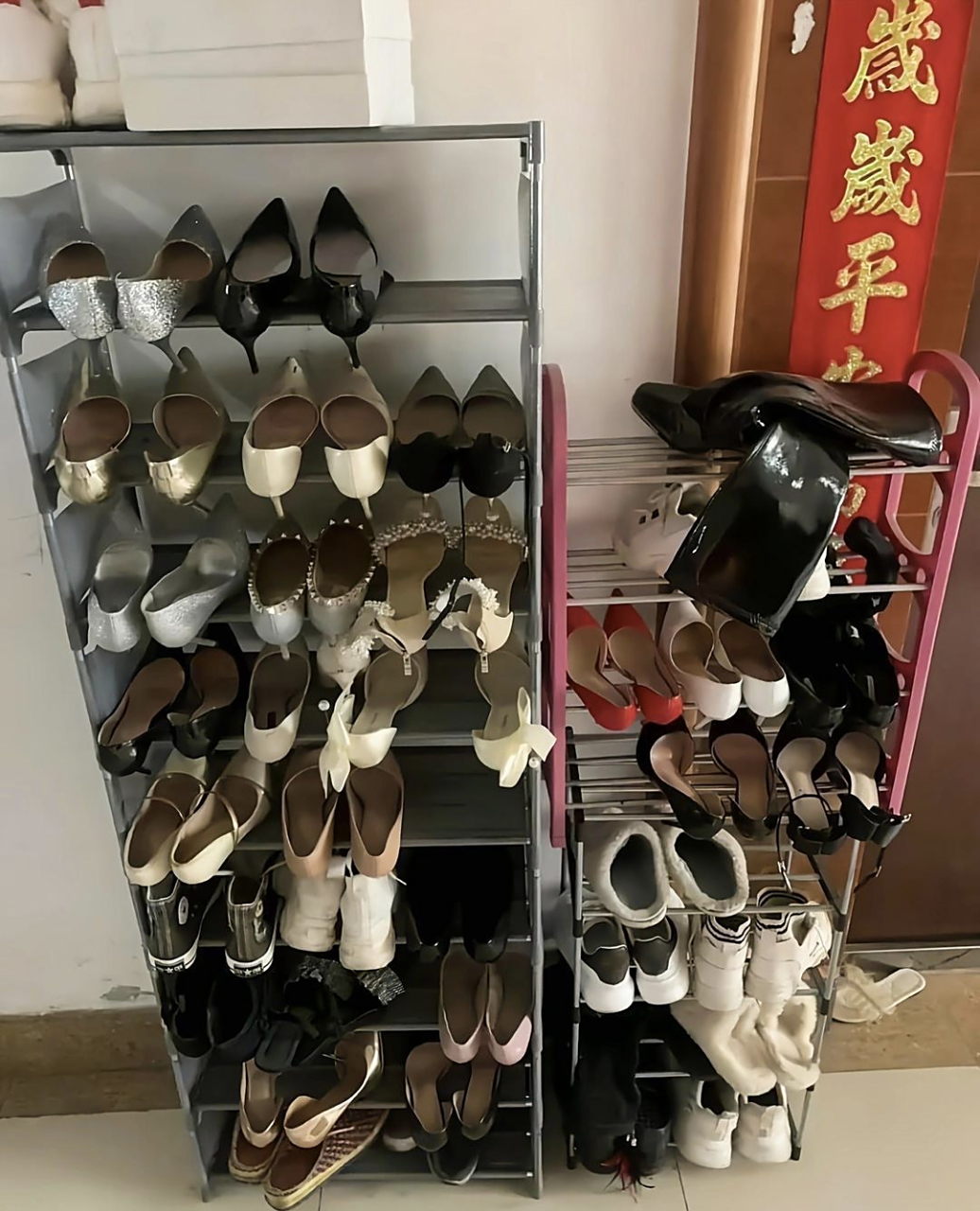 女邻居总把鞋放楼道,该咋办呢