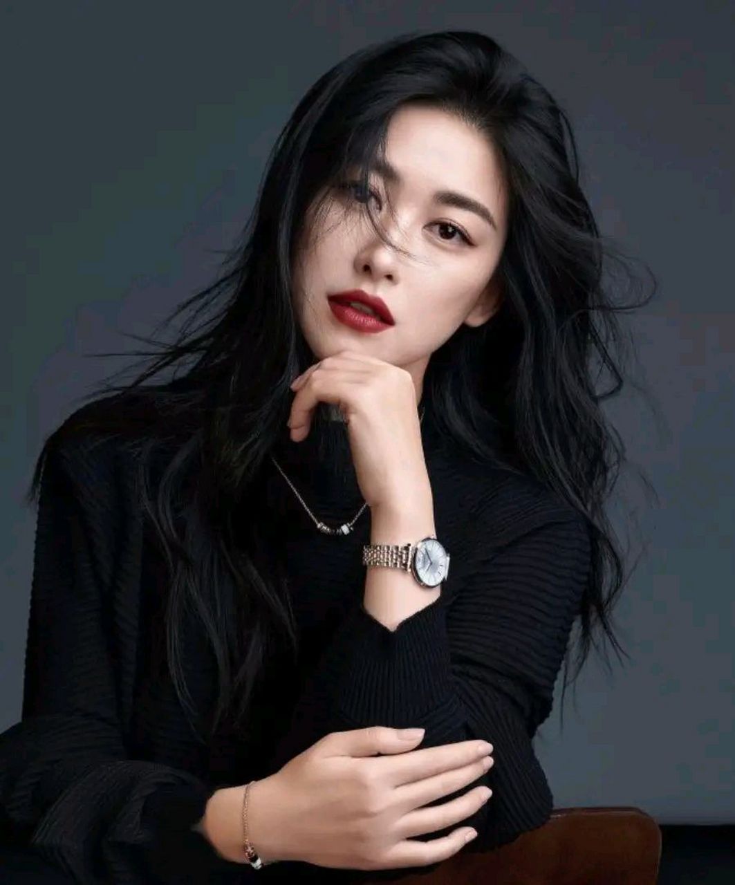 《乘风2023》成就了朱珠,朱珠妩媚性感,个性鲜明,成熟洒脱,唱歌跳舞