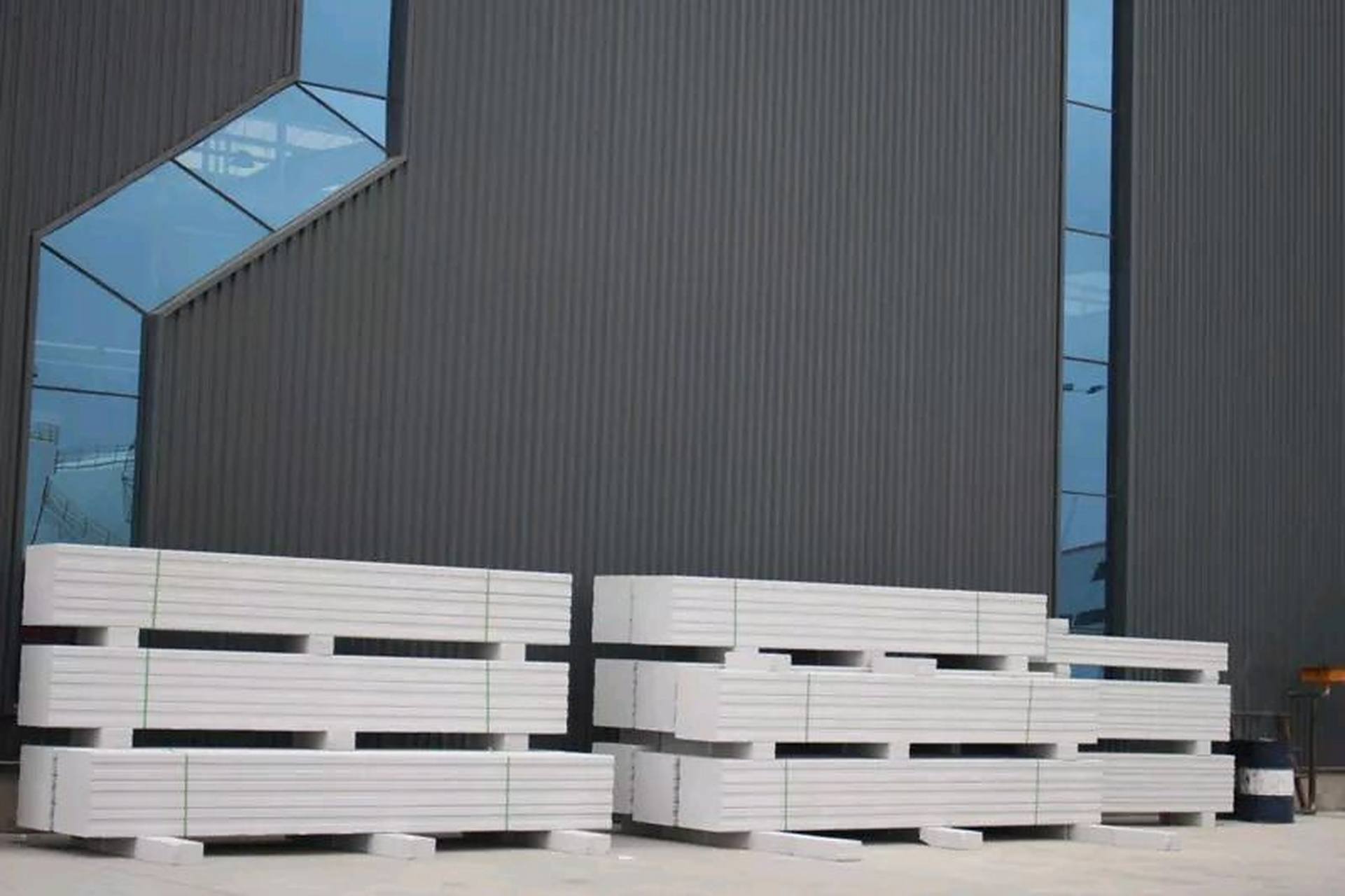 lightweight concrete,简称alc隔墙板)是一种新型的墙体材料,具有