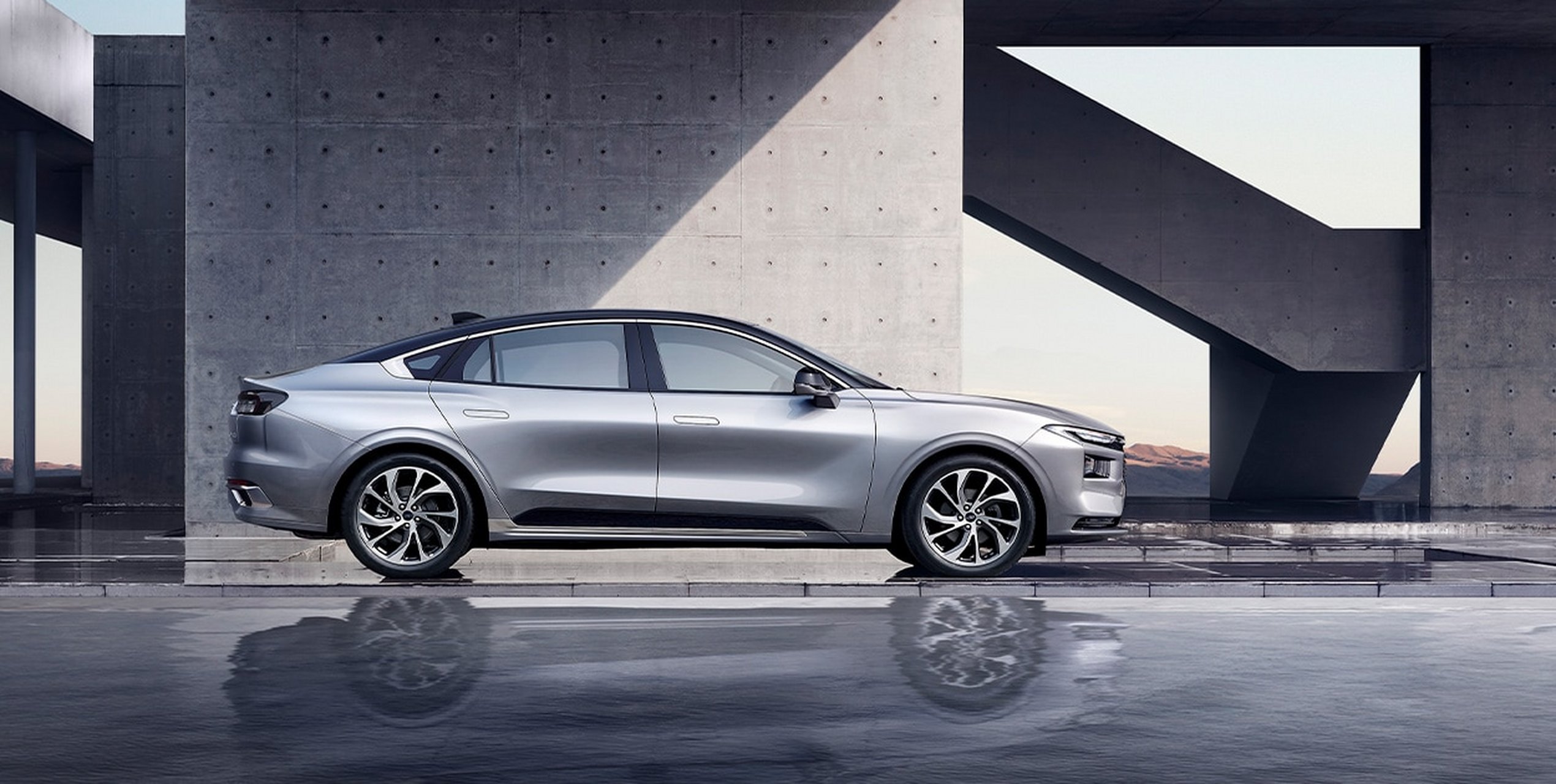 福特蒙迪欧推出了1.5tfhev车型,采用1.