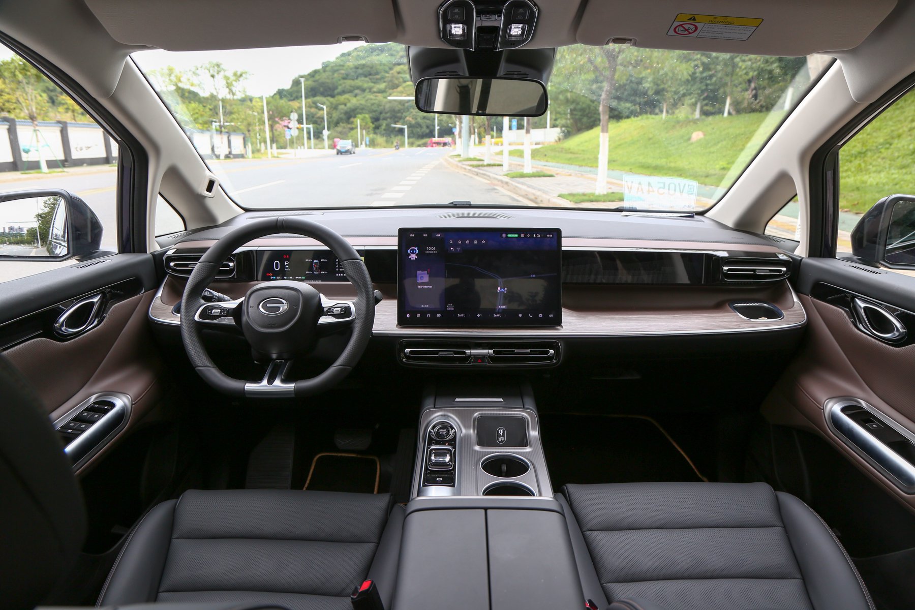 传祺e8开启交付,2.0l插混动力 电滑门,轴距超过艾力绅