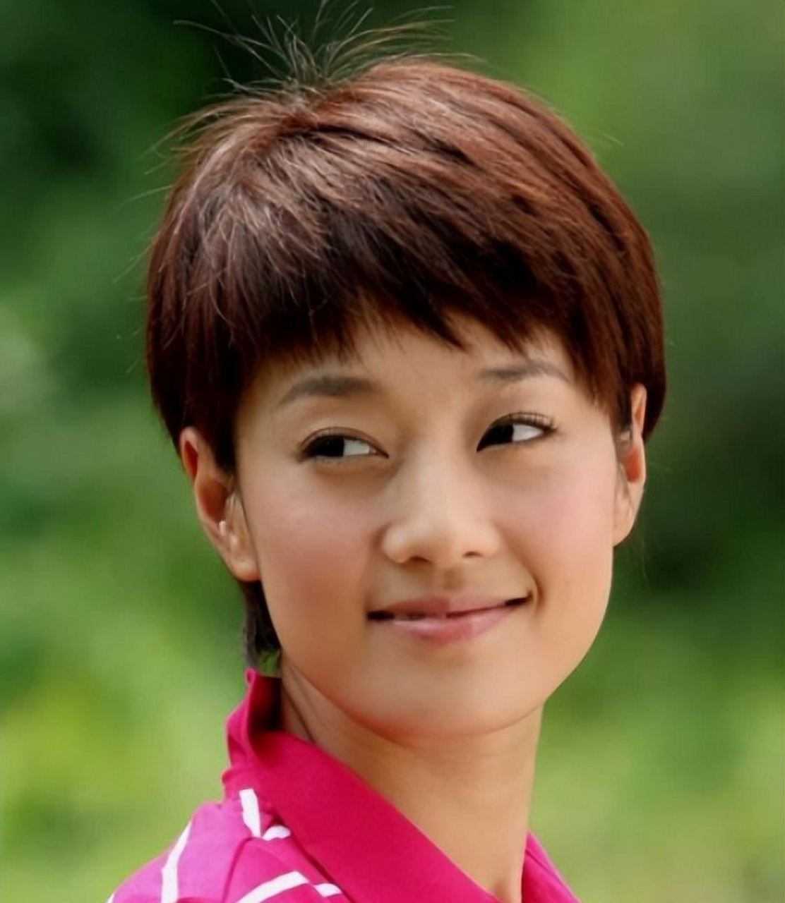但婚姻和事业的转折让两人关系发生变化,2014年文章出轨后,马伊琍选择