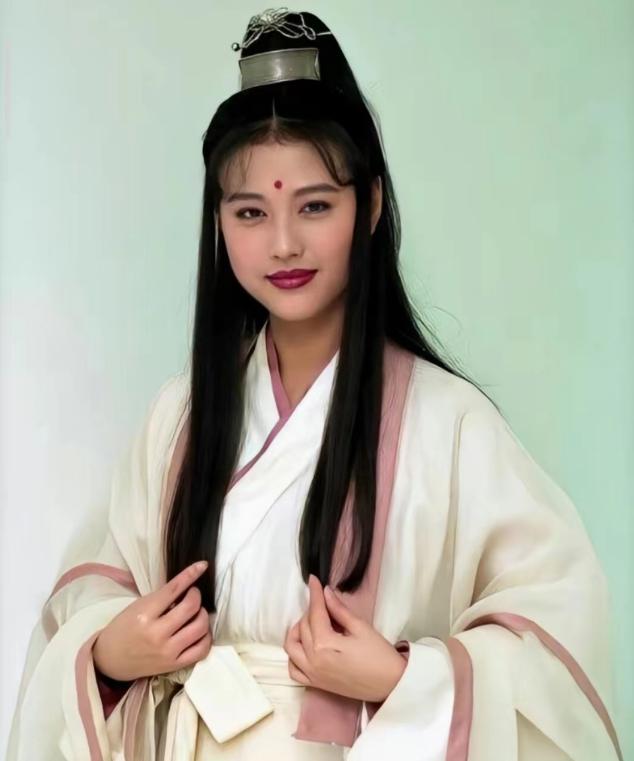 57岁周海媚因病去世,众星发文悼念:再见周芷若,愿你在天堂欢笑