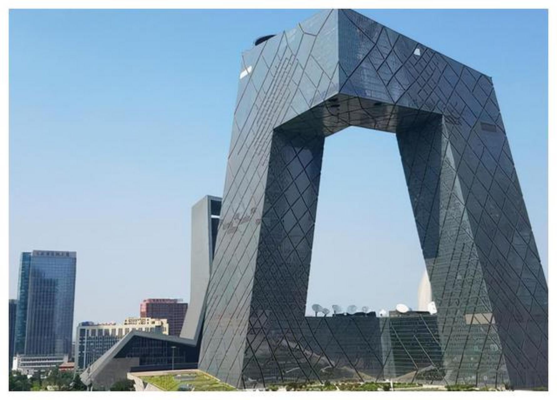 央视大楼,位于北京朝阳区东三环,是中央电视台的总部大楼.