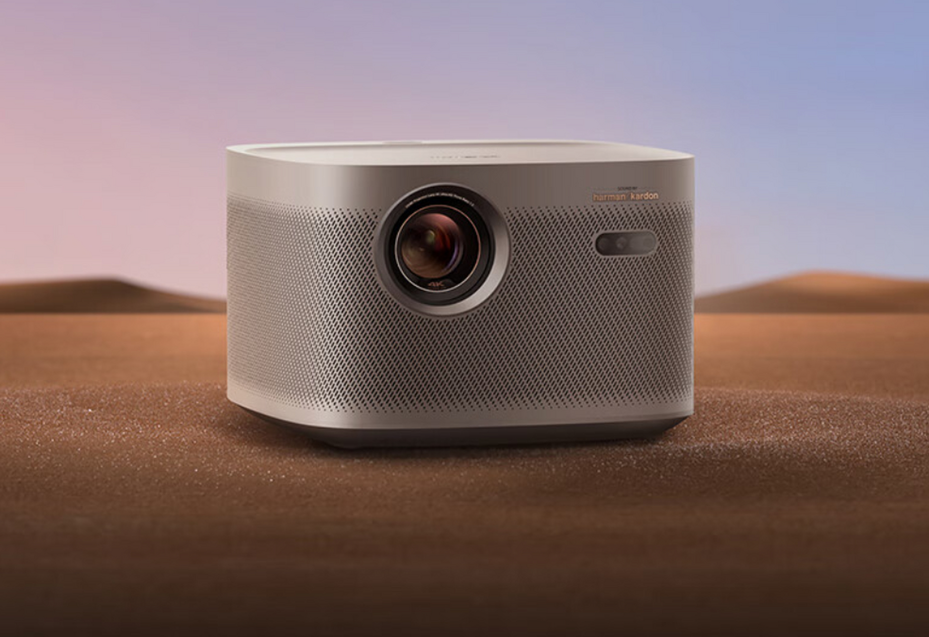 极米h64k版是一款高端的家庭投影仪,拥有高分辨率,真实色彩还原和智能