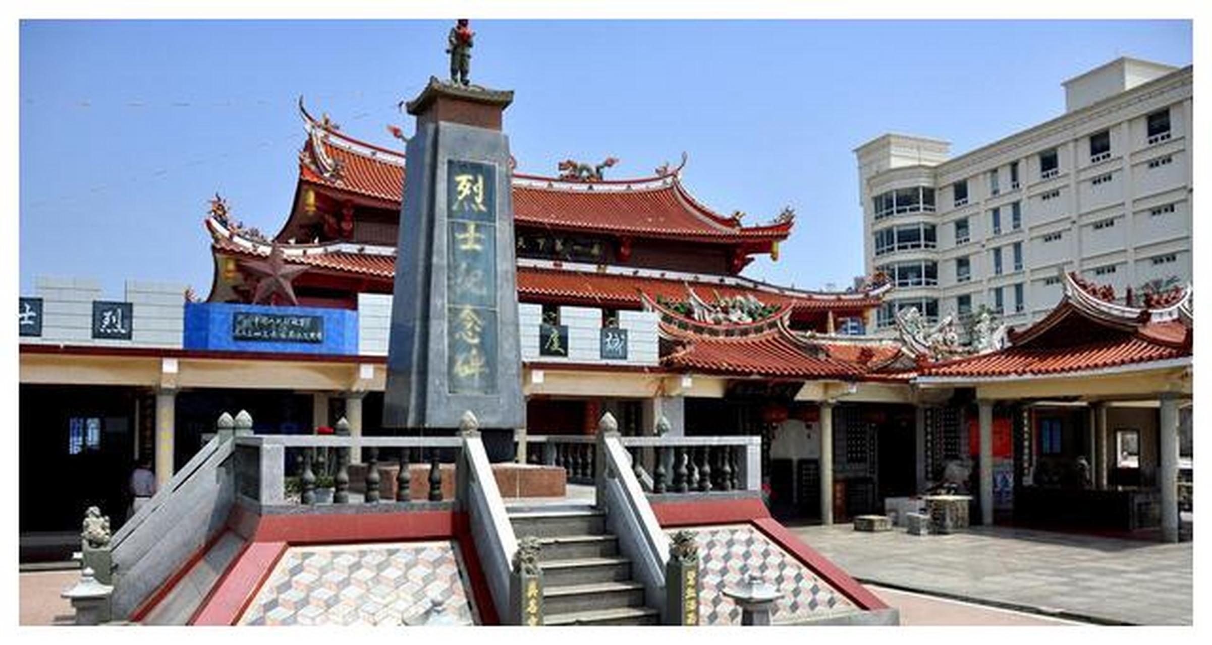 解放军庙是福建惠安县崇武镇西沙湾的一座独特寺庙,旨在纪念解放军