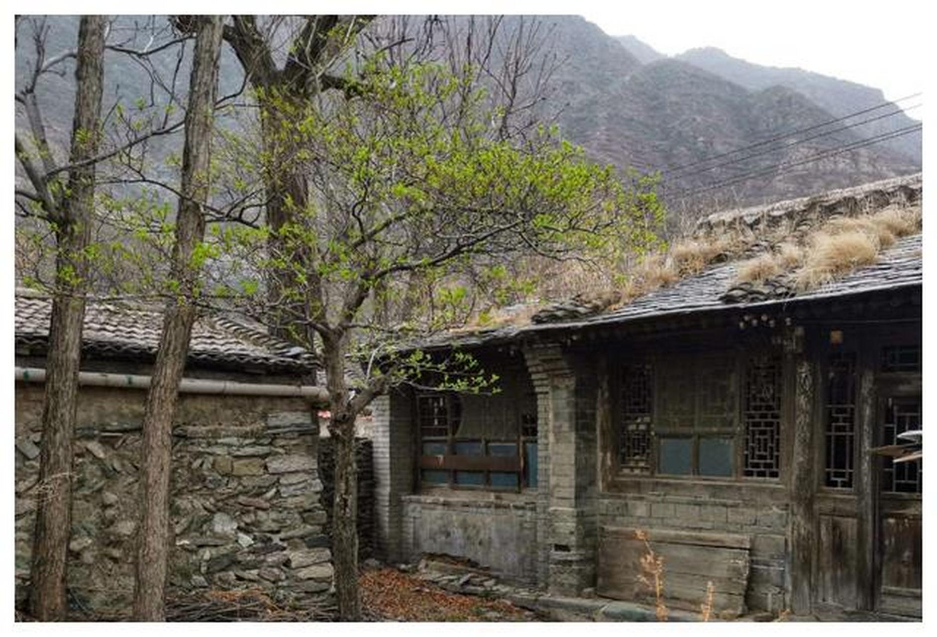 杨家峪古村落位于北京大寒岭山脚下,是一处有上千年历史的古村落.