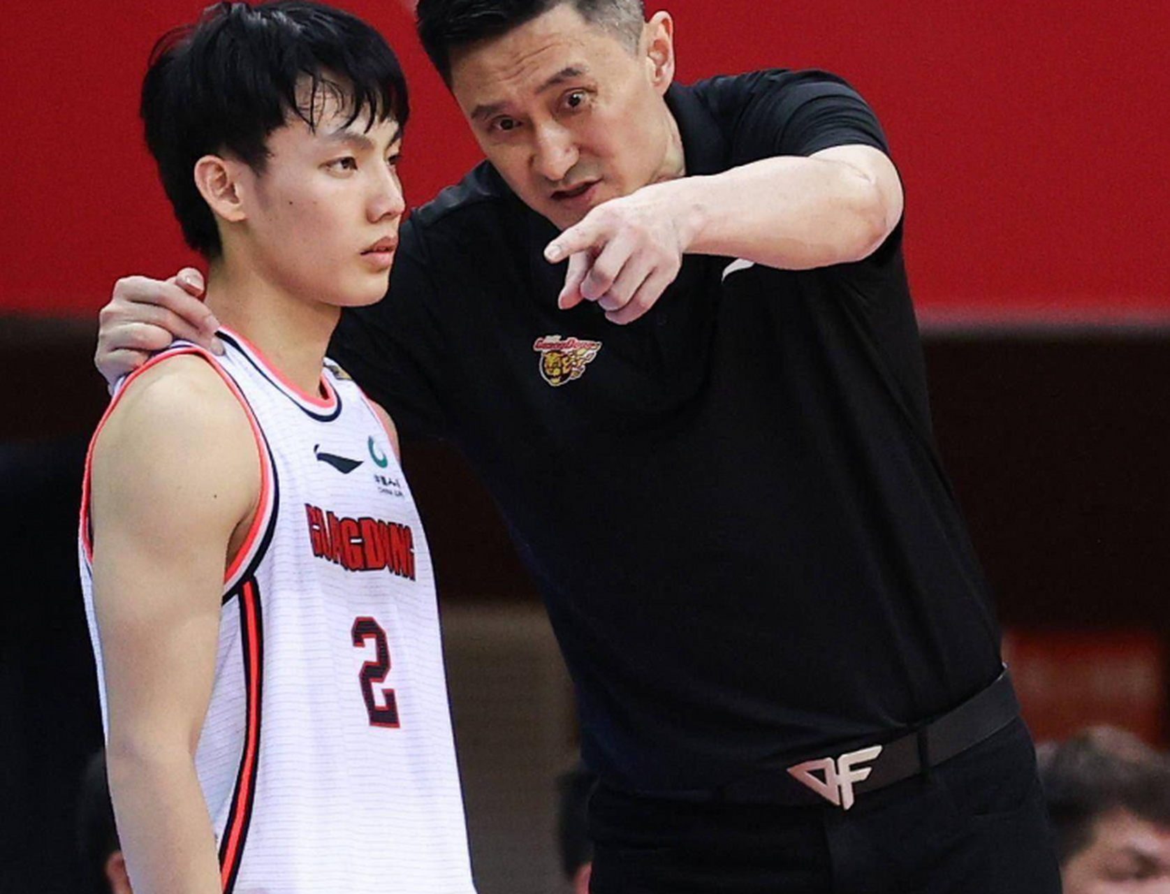 徐昕是广东宏远培养的年轻球员,身高2米26,天赋惊人.