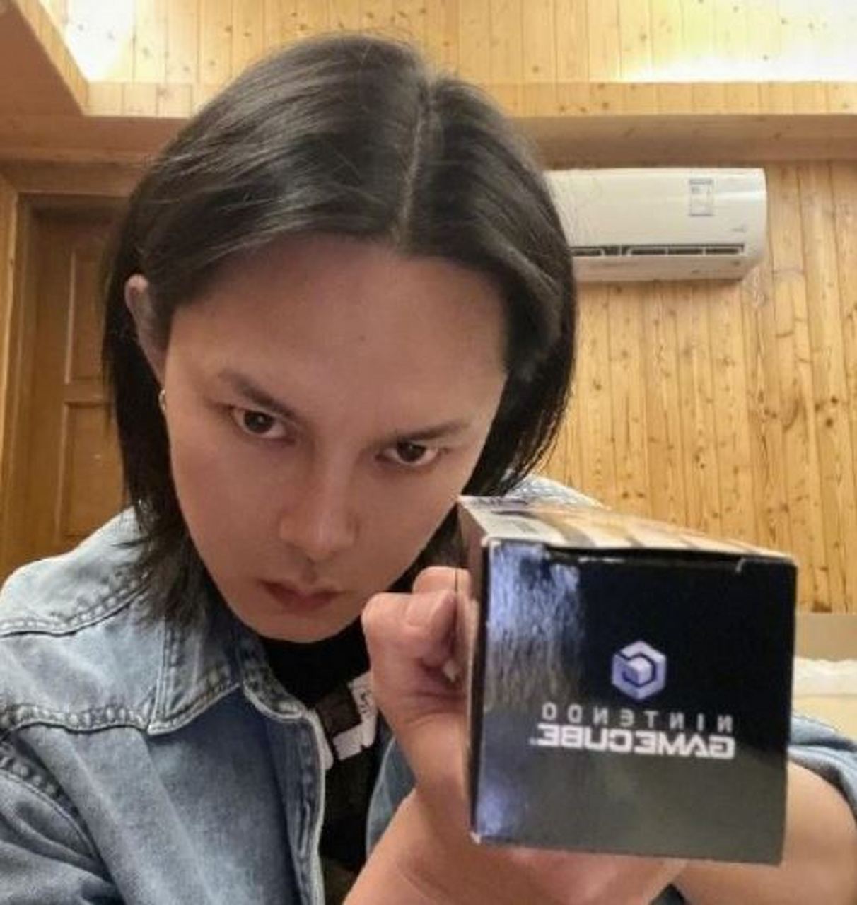 尹正减肥之路引发关注,以健康方式和坚持获得了理想身材,成为吃货代表