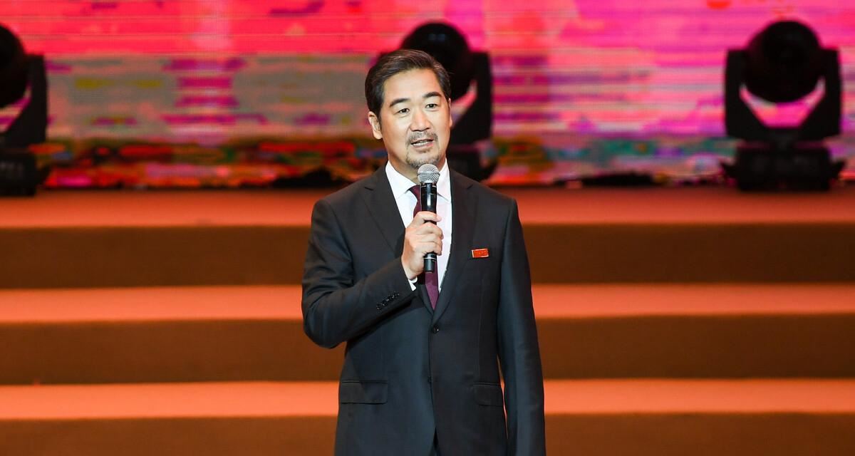 王中磊女儿王文也:从不可一世的百亿千金,到讨好网友的落难公主