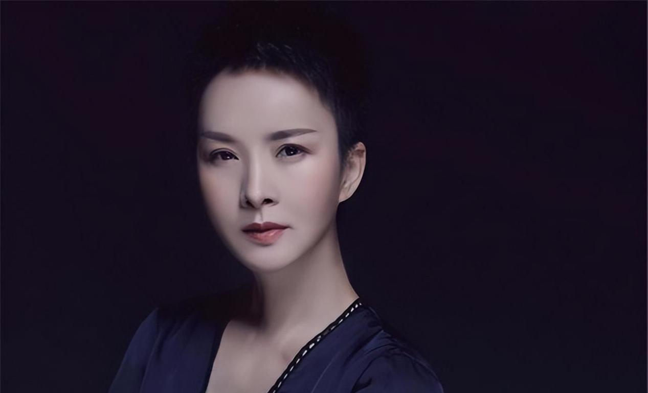 演员谢兰:和丈夫坚持丁克12年愁坏婆婆,39岁意外得子全家乐开怀