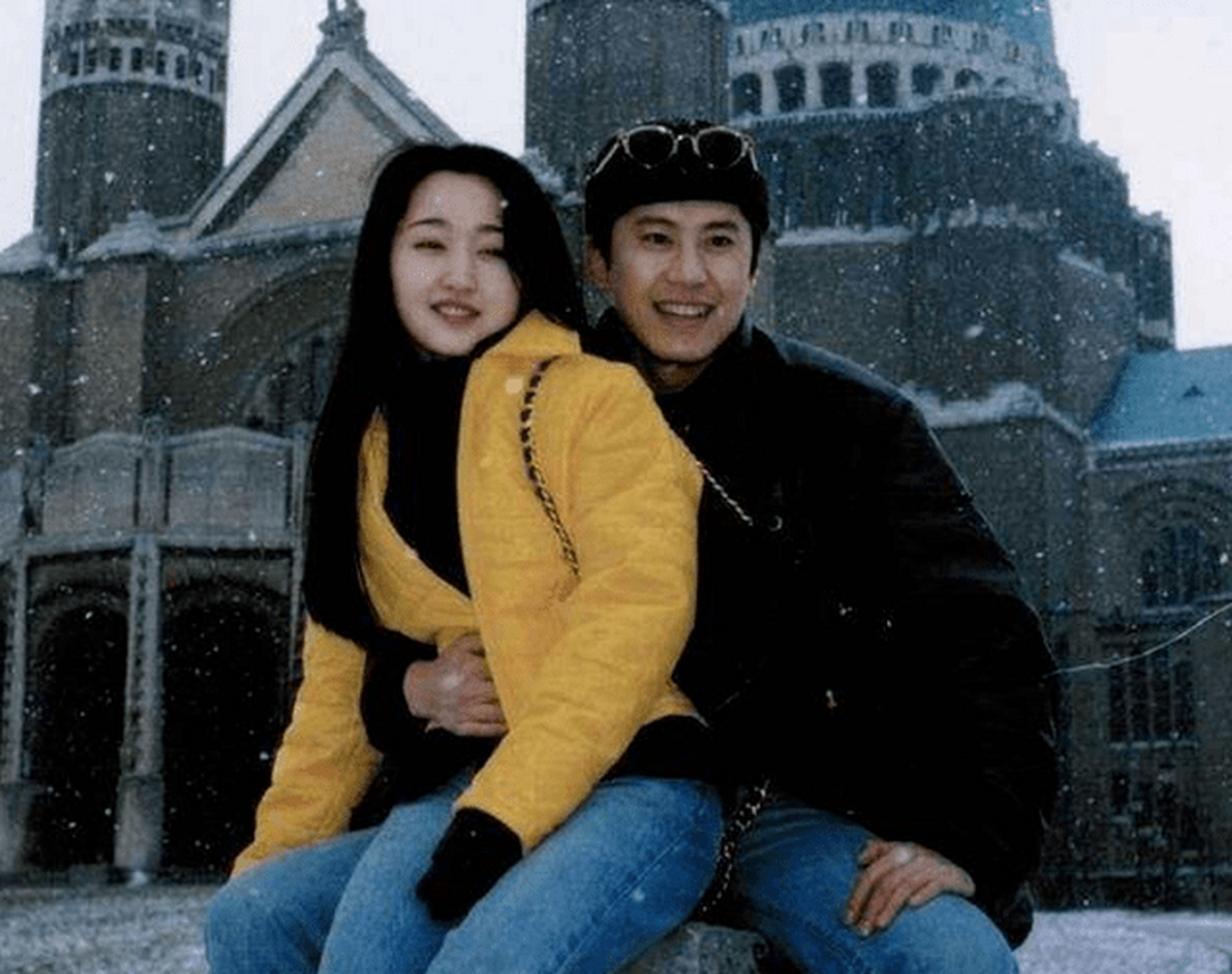 杨钰莹在深圳举行婚礼,新郎是演员鲍国安的儿子鲍毅.