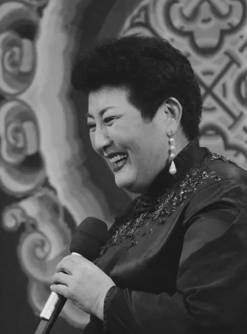 76岁音乐传奇德德玛辞世,曾演绎《美丽的草原我的家》