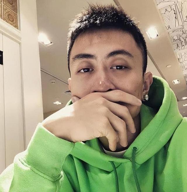 阿娇为秦奋生下龙凤胎!感情坎坷,车祸波折,财务对峙也成焦点