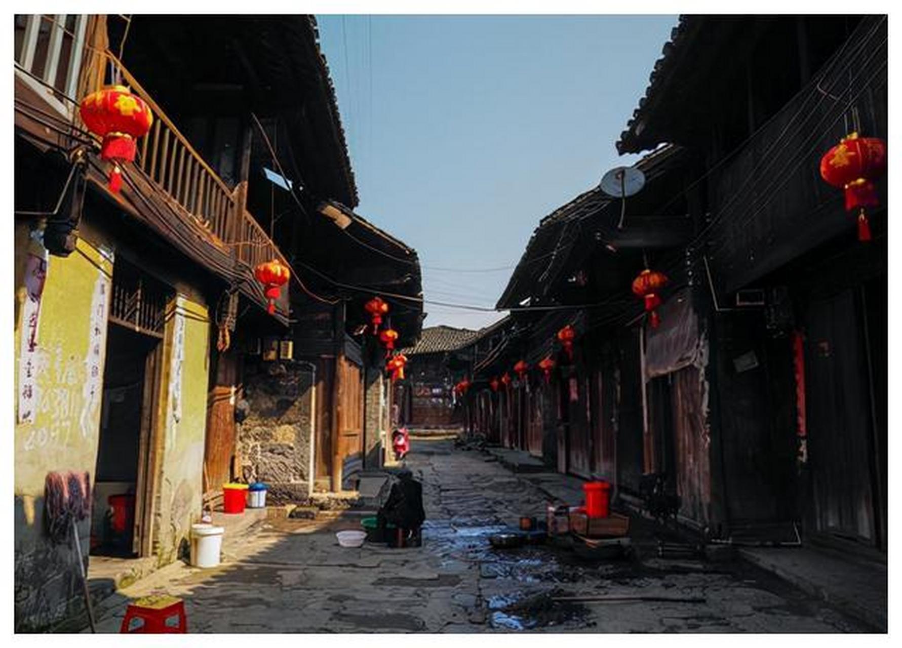 寨英古镇位于贵州松桃,是明朝时期建立的,拥有独特的建筑风格和丰富的